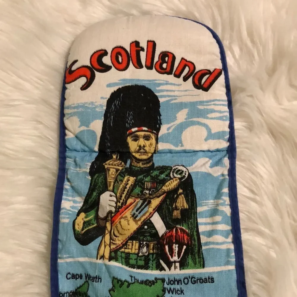 Scotland Tourism Souvenir Double Handed Potholder Map Castle Highland Soldier